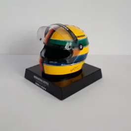 Capacete Sebastian Vettel homenagem a Ayrton Senna